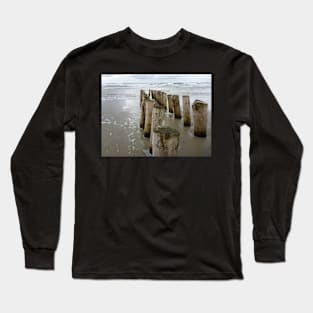 Groyne on the North Sea beach Long Sleeve T-Shirt